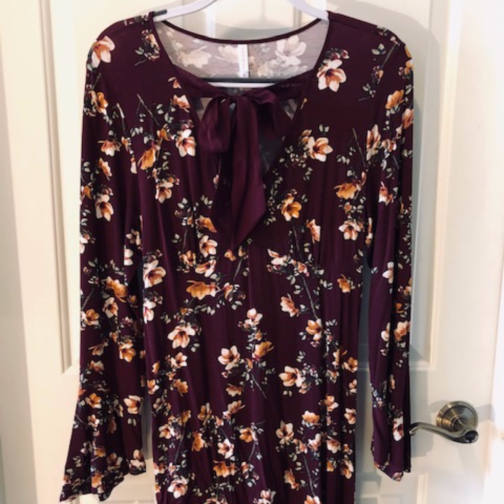 Xhileration mauve/red wine, floral dress. M. NWOT